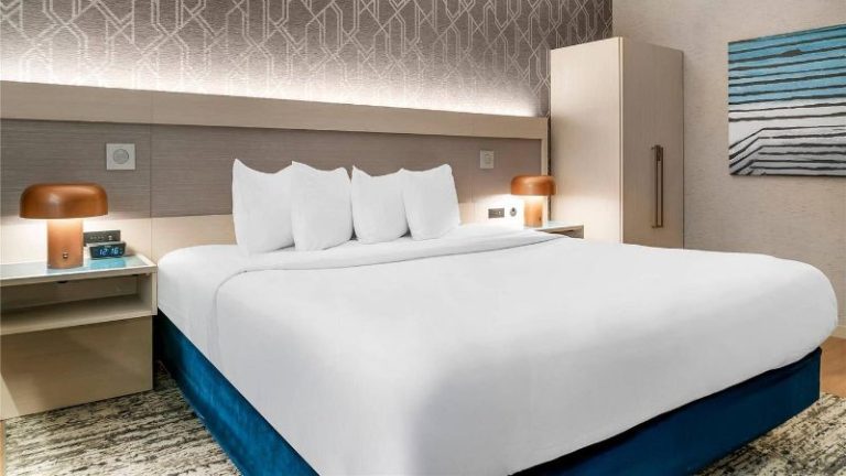 Radisson Plaza Hotel at Kalamazoo Center