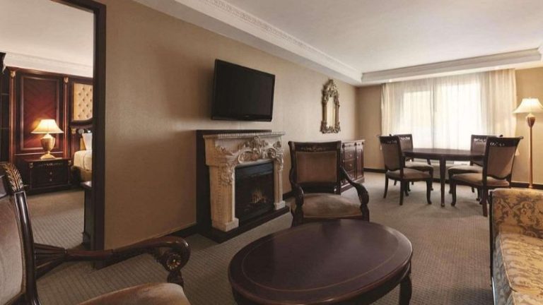 Radisson Toronto Airport West