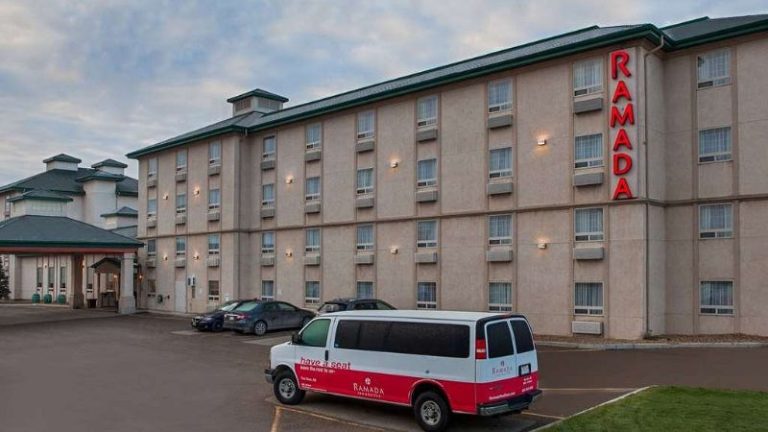 Ramada by Wyndham Red Deer Hotel and Suites