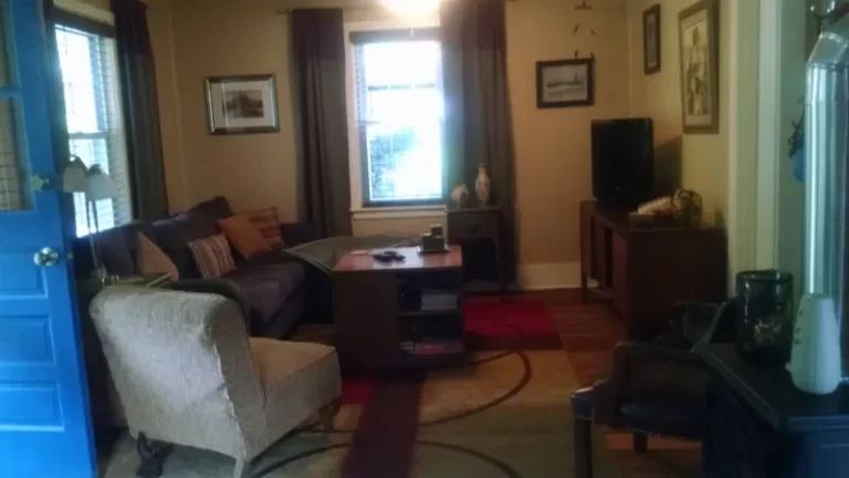Red Bud Manor Inn