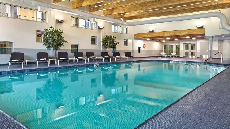 Red Deer Resort & Casino, room with private jacuzzi, photo 6