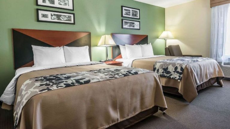 Sleep Inn & Suites University / Shands