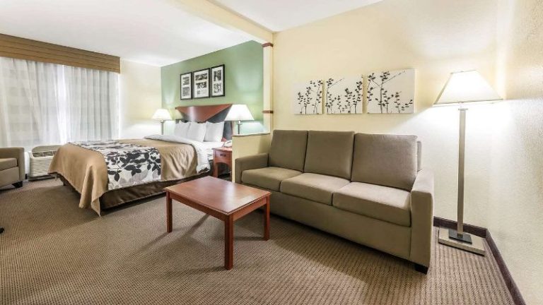 Sleep Inn & Suites University / Shands