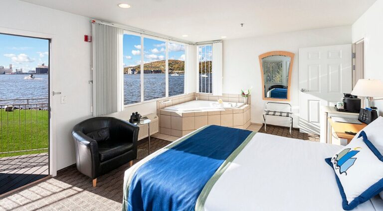South Pier Inn