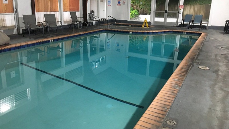 Stargazer Inn and Suites, room with private jacuzzi, photo 4
