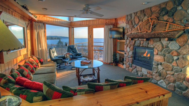 Superior Shores Resort, room with private jacuzzi, photo 7