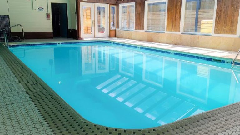 Surfland Hotel