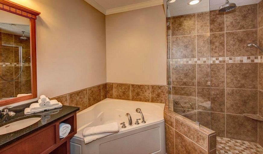 Berlin Resort, room with private jacuzzi, photo 3