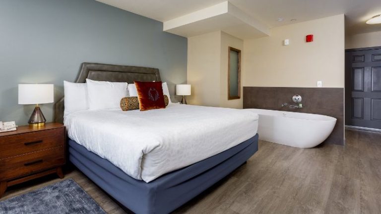 The Coho Oceanfront Lodge