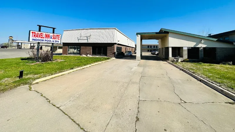 Travel Inn & Suites, room with private jacuzzi, photo 6