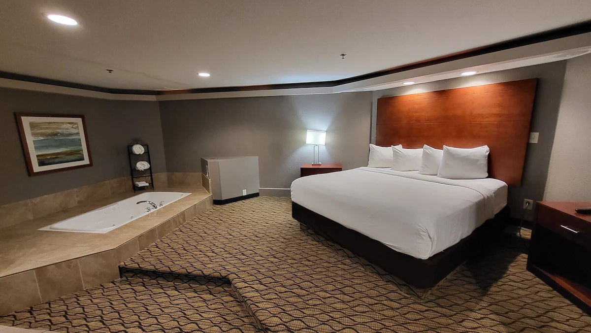 Hotels With Jacuzzi in Room San Bernardino, CA - Last Updated March 2024 -  Yelp
