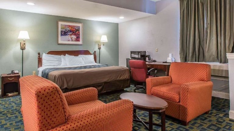 Econo Lodge Cranston