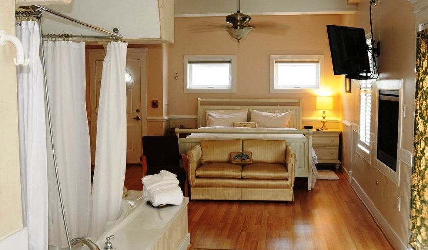 Acorn Hill Lodge And Spa