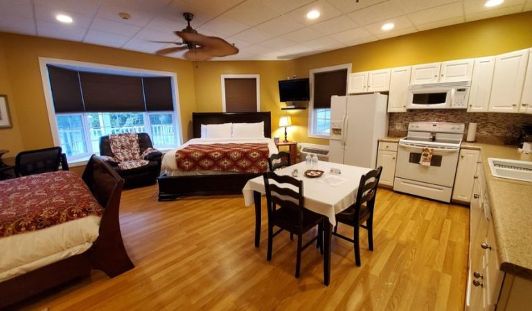 Acorn Hill Lodge And Spa