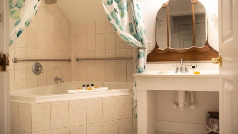 Agustin Inn Bed and Breakfast