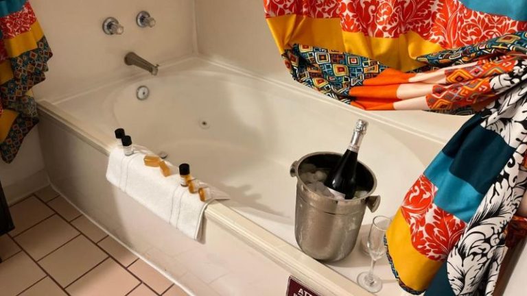 Agustin Inn Bed and Breakfast