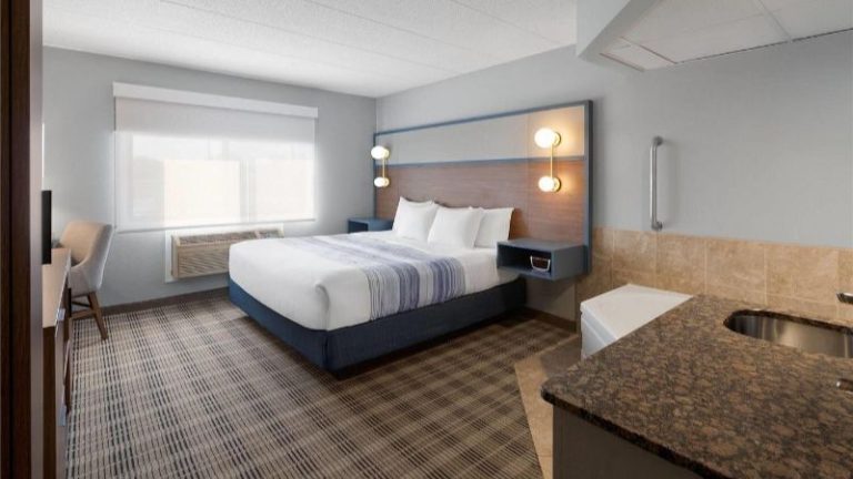 AmericInn by Wyndham Chippewa Falls