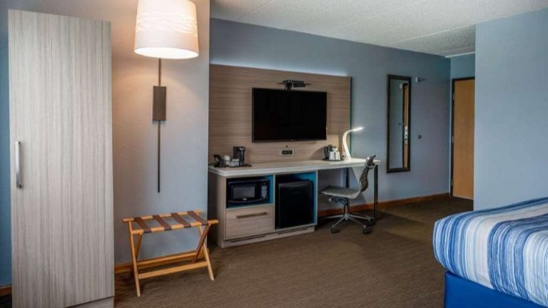 AmericInn by Wyndham Eau Claire