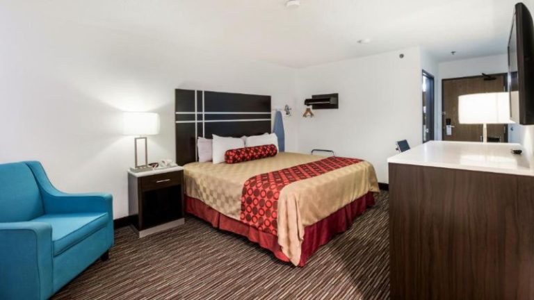 Americas Best Value Inn Charlotte, MI