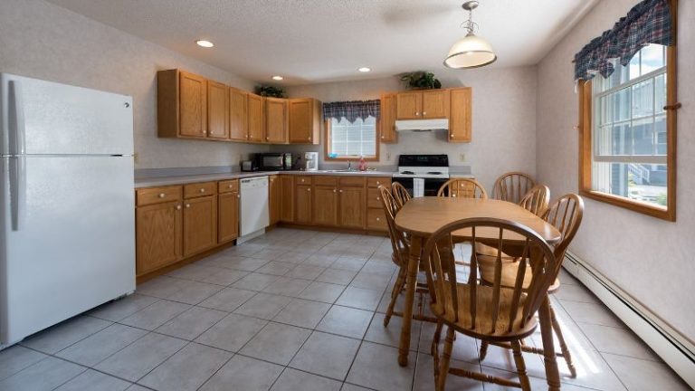 Adirondack Retreat Inn & Suites