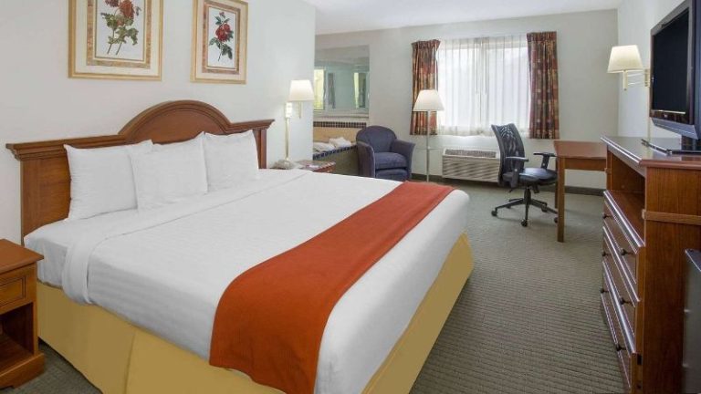 Baymont by Wyndham Freeport