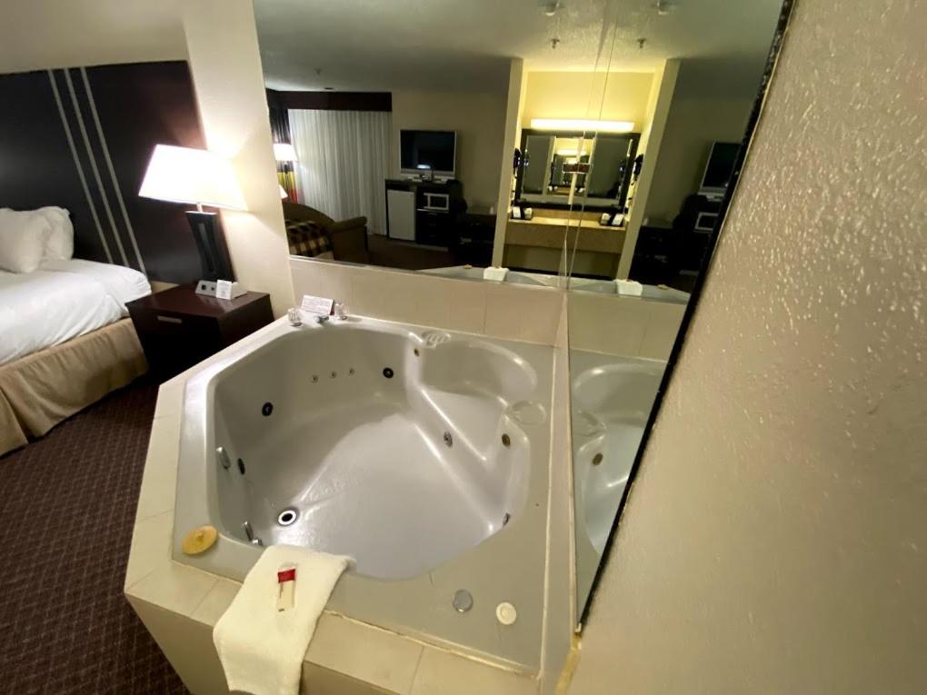 Omni Hotel At The Battery Atlanta from $228. Atlanta Hotel Deals & Reviews  - KAYAK