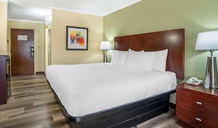 Best Western Gastonia, room with private jacuzzi, photo 2