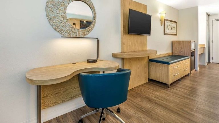 Best Western Plus Capitola By-The-Sea Inn & Suites