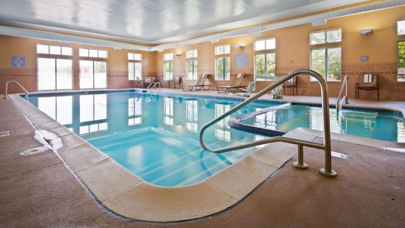 Best Western Plus Coldwater Hotel, room with private jacuzzi, photo 6