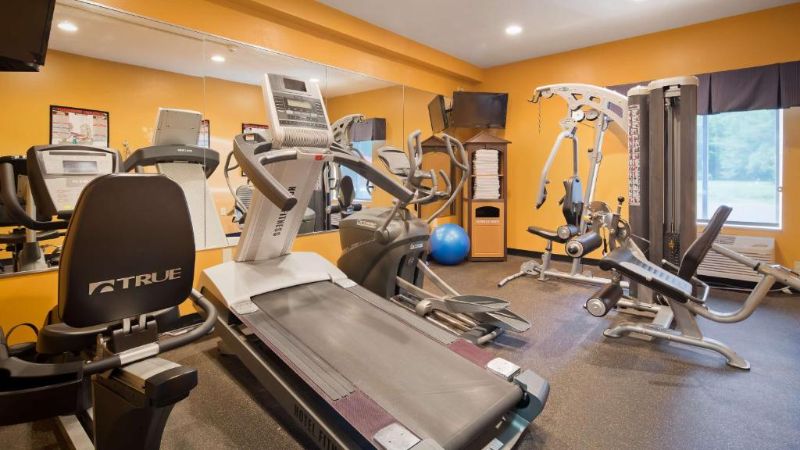 Best Western Plus Coldwater Hotel, room with private jacuzzi, photo 7
