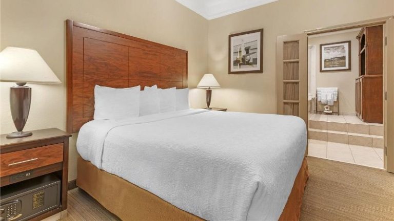 Best Western Plus Monica Royale Inn & Suites