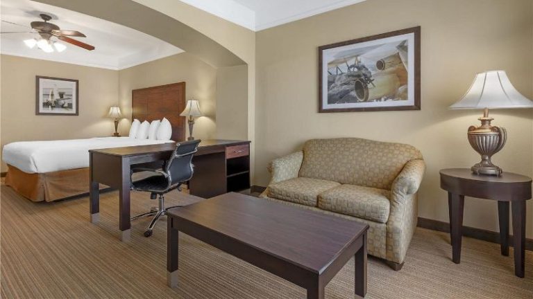 Best Western Plus Monica Royale Inn & Suites