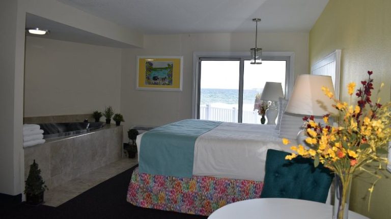 Breakers Resort – Lakeside, Saint Ignace, Michigan