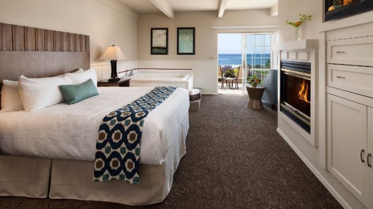 Cambria Landing Inn & Suites