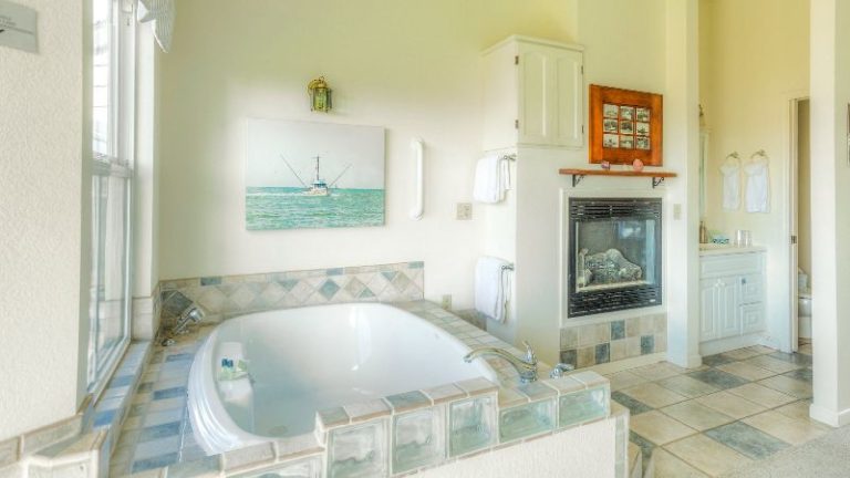 Captain’s Inn at Moss Landing