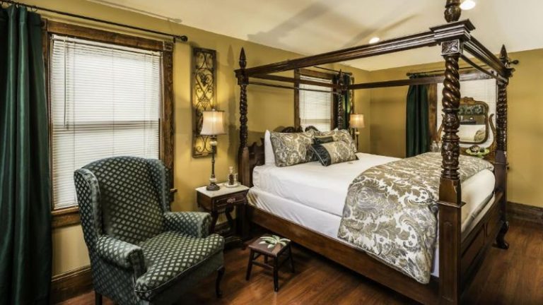 Carriage Way Inn Bed & Breakfast