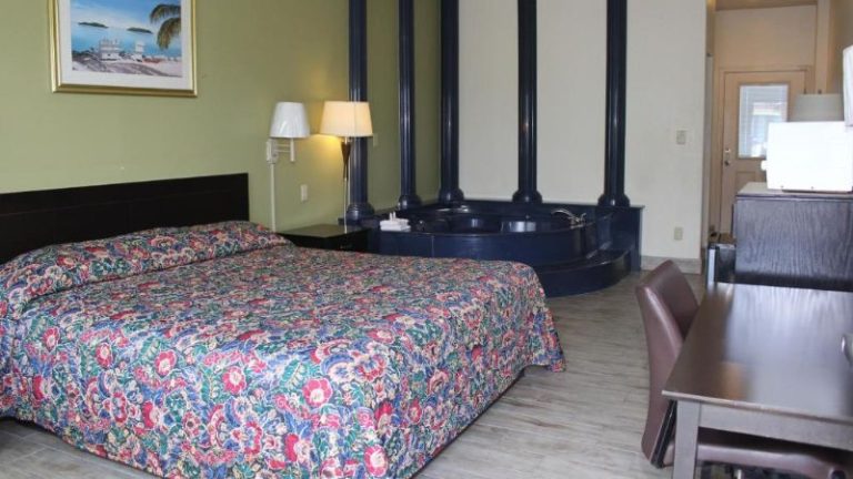 Casa Bella Hotel and Suites