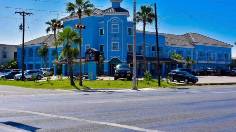 Casa Bella Hotel and Suites