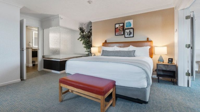 Cherry Tree Inn & Suites