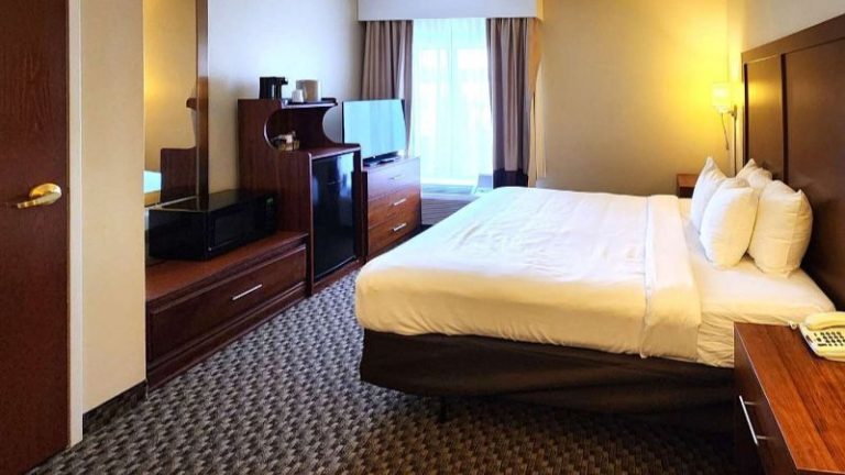 Comfort Inn & Suites