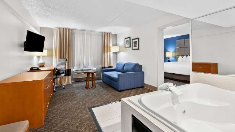 Comfort Inn & Suites