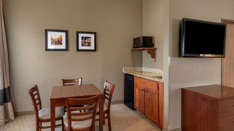 Comfort Inn Warrensburg Station