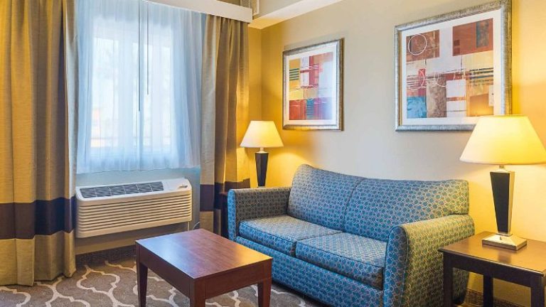 Comfort Suites Beachside