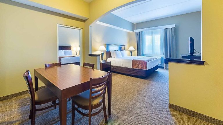 Comfort Suites Beachside
