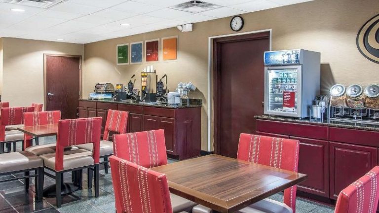 Comfort Suites Wixom