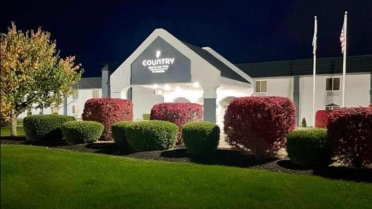 Country Inn & Suites by Radisson, Battle Creek, MI