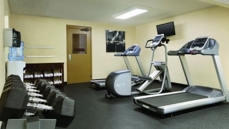 Country Inn & Suites by Radisson, Traverse City, MI