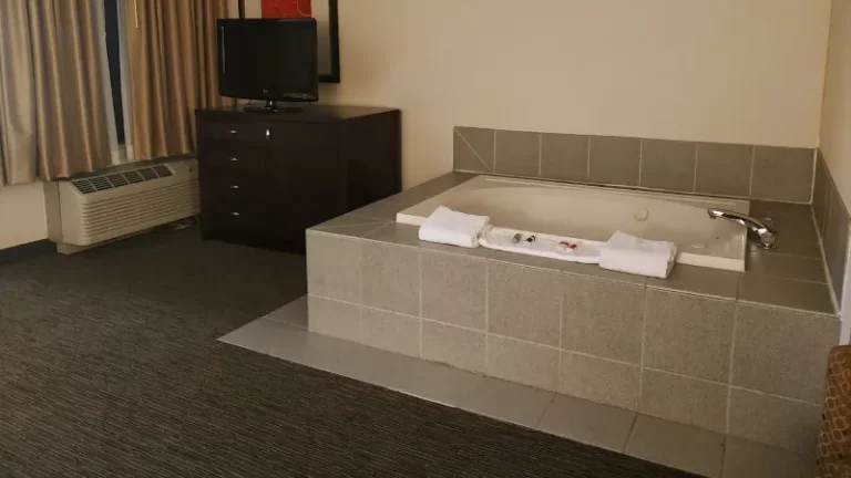 Days Inn & Suites by Wyndham Denver International Airport