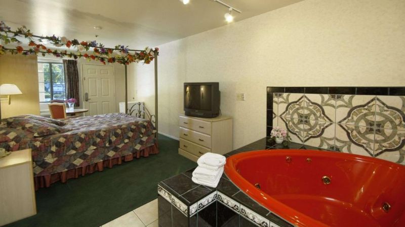 Days Inn by Wyndham Riverside Tyler Mall