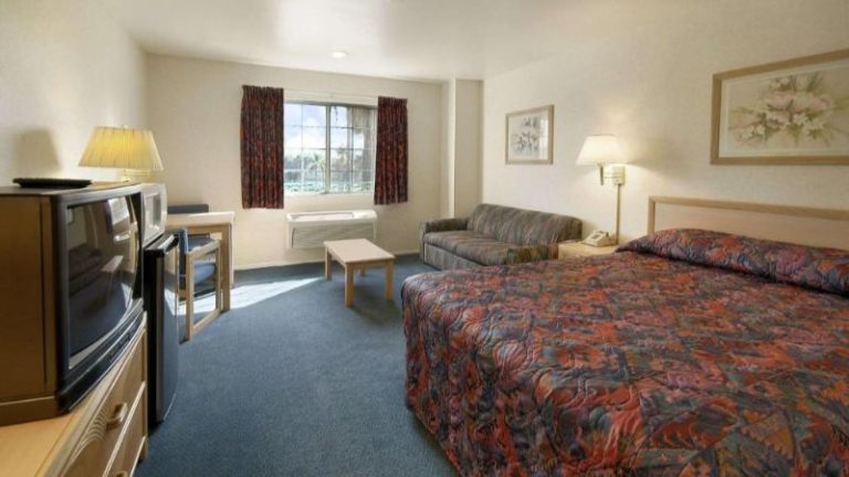 Days Inn by Wyndham Riverside Tyler Mall